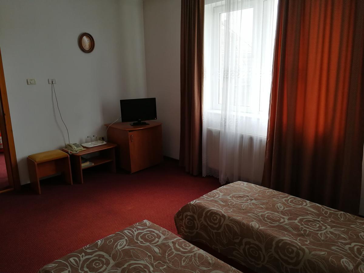 Hotel Lotus Arad Eksteriør bilde