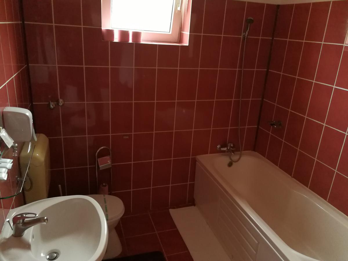 Hotel Lotus Arad Eksteriør bilde